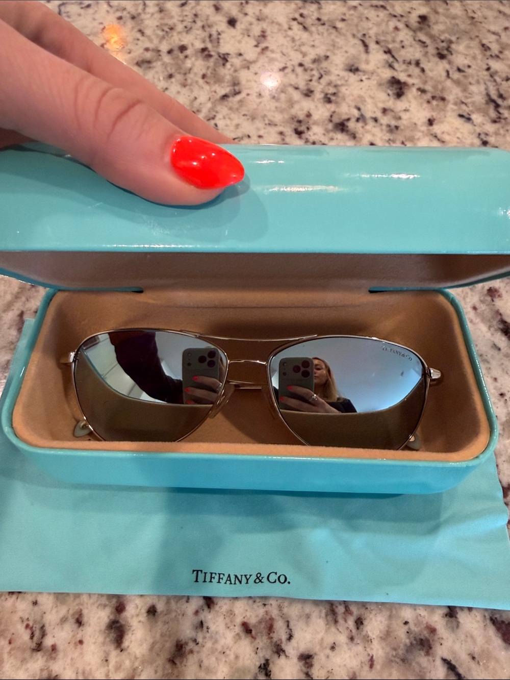 Tiffany & Co. Women's Aviator Sunglasses with Tiffany Blue Case - Picture 4 of 4
